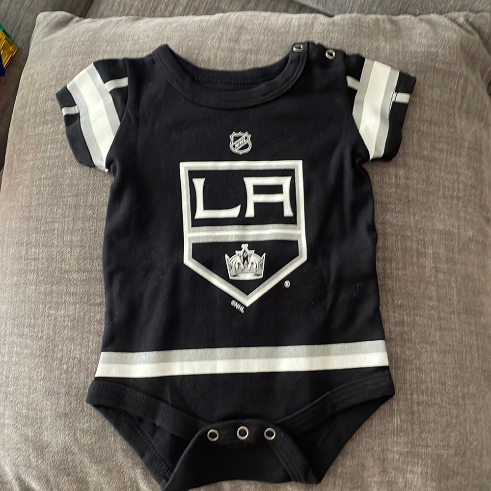 LA kings onesie 0-3mos new